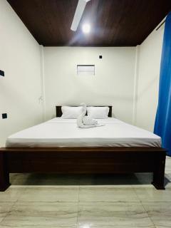 Moonlight Beach Stay - 5