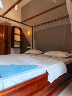 Canggu Surf Hotel - 4