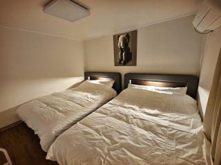 Gangnam Modern House 5 minutes from Yeoksam Station Sleeps 6 - 5