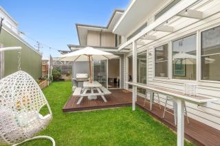 Lakeside Beach House 3 - Early Check-in - Pets - Accessible - 4