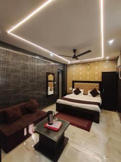 Hotel Gulmohar - 0