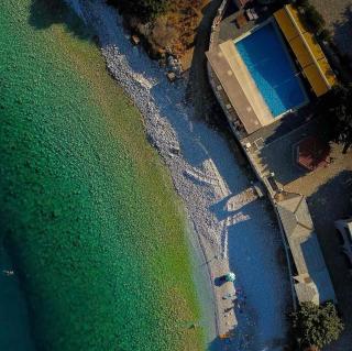 Lalloudes Seaside Suites Sea and Pool View - 7