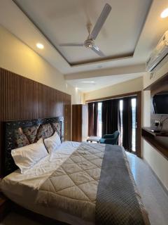 Keshav Hotel Haridwar - 1