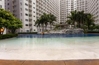 Near MOA and NAIA airport at Shore 1 Residences with balcony -unlimited WIFI - 0