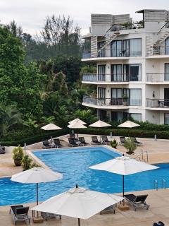 Dewa 1302 Poolside Resort Spacious 2 Bedroom - 8