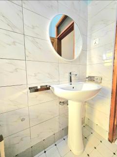 Gibson motel mbarara - 3