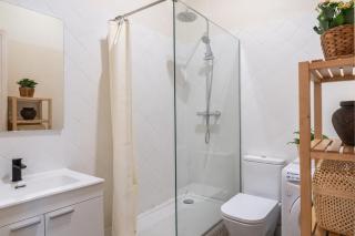 Charm and Comfort in the Heart of Sant Antoni, Barcelona - 8