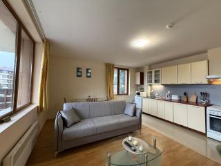 Bansko Bliss - Peaceful Stay with Balcony Views - 3