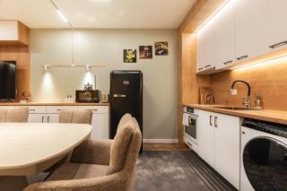 Bansko Getaway- Ski & Summer Activities , sleep 6 - 9