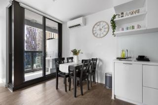 CBD stay near Melbourne Central - Free Parking - 5