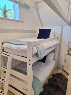 Spinnaker Barn, boutique, cute barn with hot tub - 8