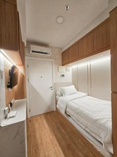 Japandi City View Room, Glodok, Gym & Pool Access - Jakarta - 8