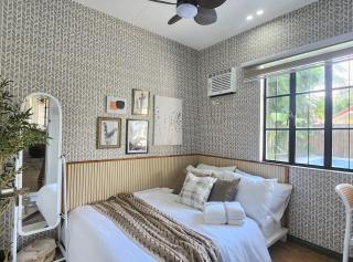 Soak Screen Urban Hideaway - 8