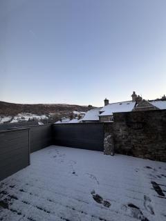 Northcliffe - Stylish Stone Cottage - Spa Bath - Peak Views - 4