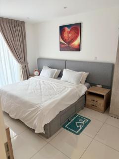 1 bedroom apt at loxwood house - 1