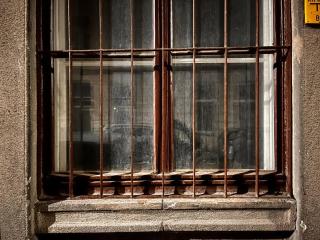 Modern Luxury Apartment with Balcony - 9