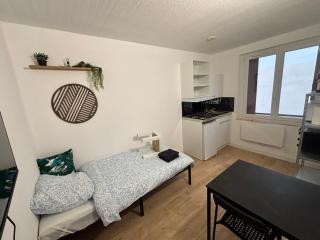 Studette Confort Proche Tramway et Gare - 6