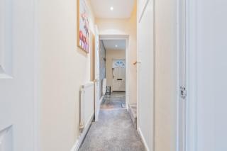 #97 Grade 2 historic Housekeeper's Cottage NEC - 9