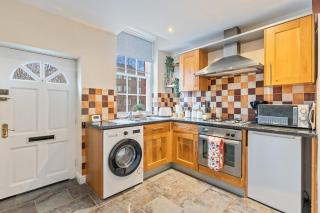 #97 Grade 2 historic Housekeeper's Cottage NEC - 2