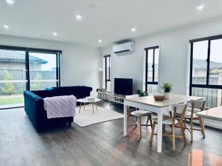 Elegant 3-Bedroom House with Free secured Parking - 9