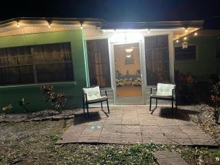 Private suite 3 miles from beach - 3