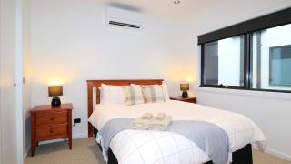 Bright modern townhouse in a convenient location - 4