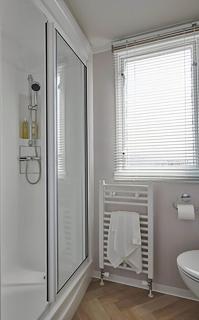 Heather View Essential Clover Caravan Pet 3 - 3