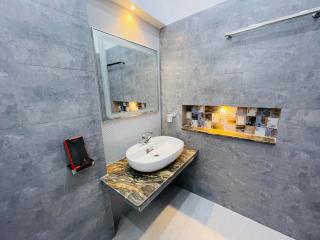 Go 002 Hotel Lahore - 1