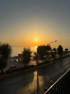 Sliema Seafront Balcony Suites - 9