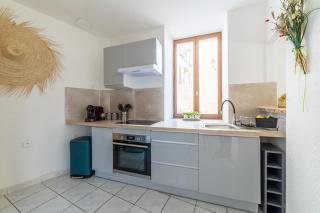 Elegant 2 bedrooms flat - 8mn walk from trainstation - 3