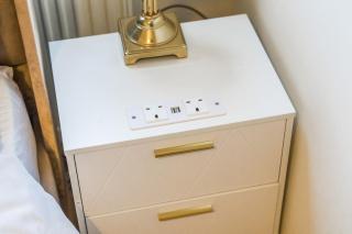 #99 Quirky and Stylish 3-Bed Tamworth Centre Home - 2