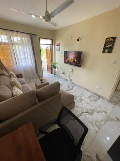Cozy Modern Spot Near Mtwapa Mall & QuickMart - 8