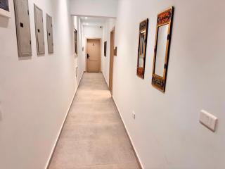 832 . Modern 1BR Apartment Prime Location - 6