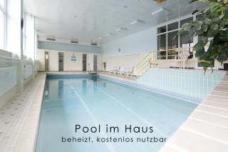 Ruhiges Studio in Baiersbronn mit Arbeitsplatz, Balkon und Schwimmbad, ideal für 2 - 4