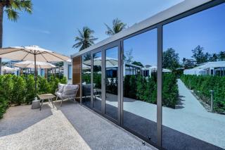 Nomad Cabin — Seaside Escape with Pool & Breakfast - 8