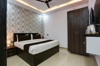 Hotel O by OYO Paras - 0