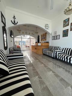 Tiwi Sunrise by Nomad Inn - 9