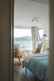 Stunning High Street Townhouse With Sea Views & Parking at 'Tide View Townhouse' - 6