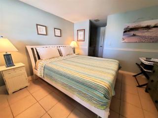 Atrium Oceanview Condo - Sleeps 4 Guests 105 - 3