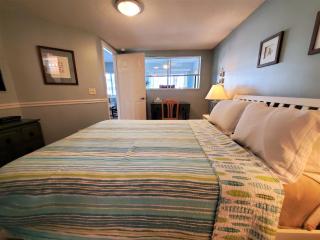 Atrium Oceanview Condo - Sleeps 4 Guests 105 - 2