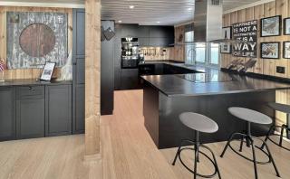 Modern Family Cabin By The Ski Lift - 8