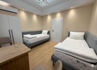 Prime Location - shared Bath - 4