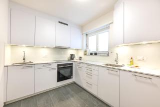 Cosy 3 bedroom Balcony Free parking Fast Wifi - St. Moritz - 8