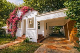 Prime Location Home W BBQ & Free Parking - 0