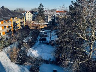 Messe, Arbeit, Urlaub Helle, ruhige, komfortable 73 qm 2 Zimmer Wohnung - 1