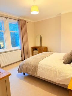 Bright and spacious 2 bedroom flat - 6