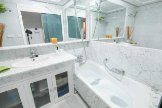 Preciado apartamento con vistas frontales al mar - 1