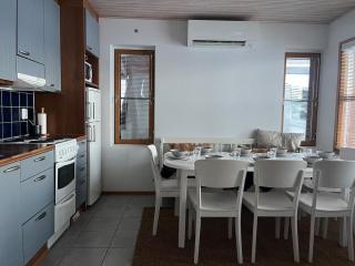 Tilava huoneisto järvi näkymällä - 7