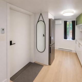 Fonctionnal Escape in Trendy Plateau Montreal - 3