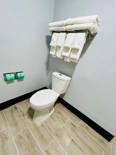 Baymont by Wyndham Ardmore I-35 - 6